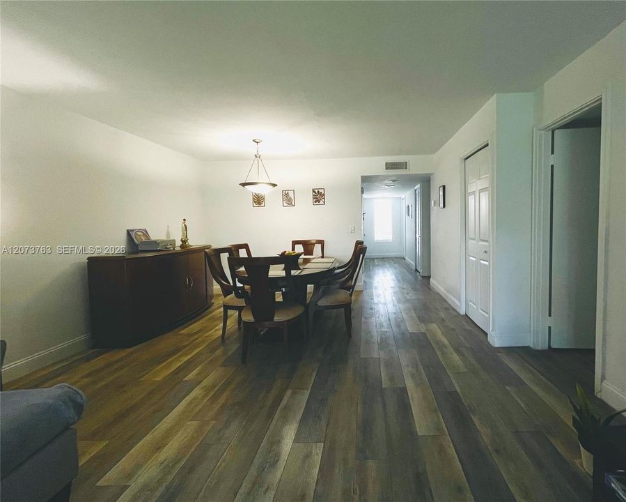 For Sale: $340,000 (2 beds, 2 baths, 1231 Square Feet)