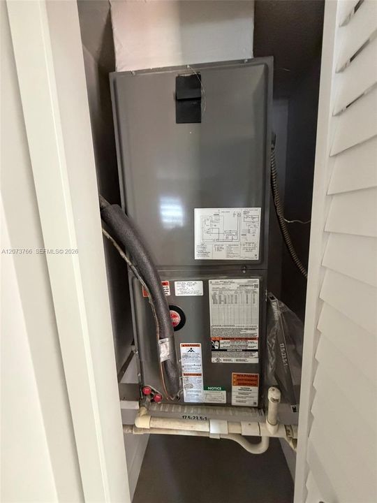 For Rent: $2,650 (2 beds, 2 baths, 888 Square Feet)