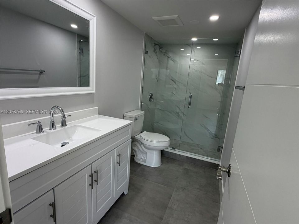 For Rent: $2,650 (2 beds, 2 baths, 888 Square Feet)