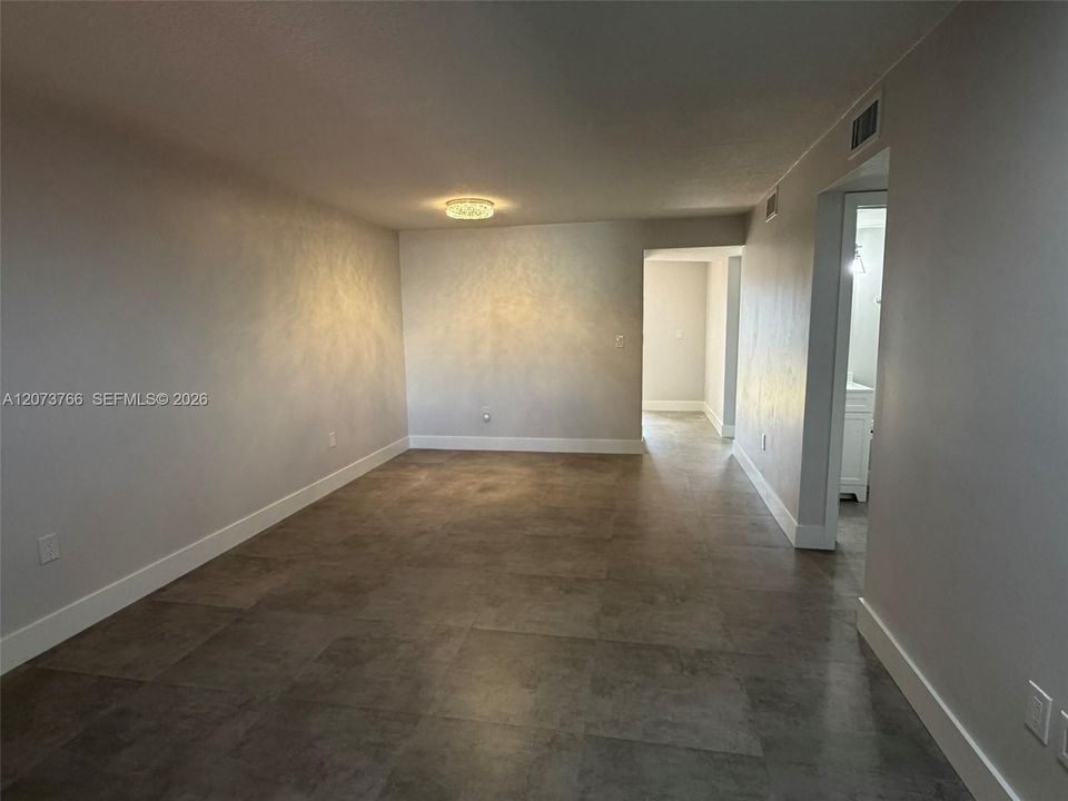 For Rent: $2,650 (2 beds, 2 baths, 888 Square Feet)