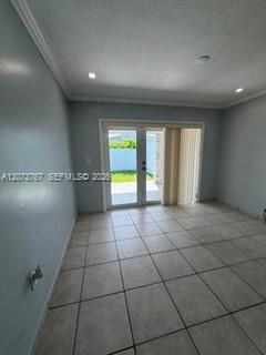 For Rent: $3,200 (3 beds, 2 baths, 1350 Square Feet)
