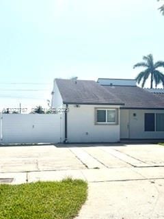 For Rent: $3,200 (3 beds, 2 baths, 1350 Square Feet)