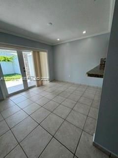 For Rent: $3,200 (3 beds, 2 baths, 1350 Square Feet)