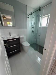 For Rent: $3,200 (3 beds, 2 baths, 1350 Square Feet)