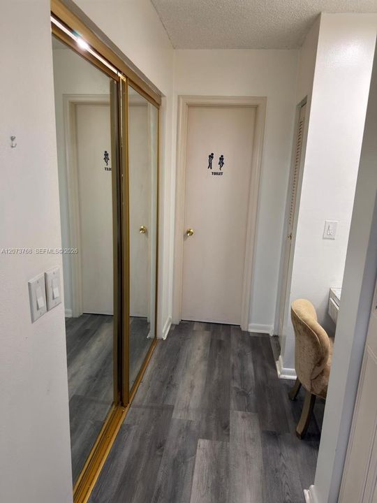 For Rent: $1,650 (1 beds, 1 baths, 928 Square Feet)