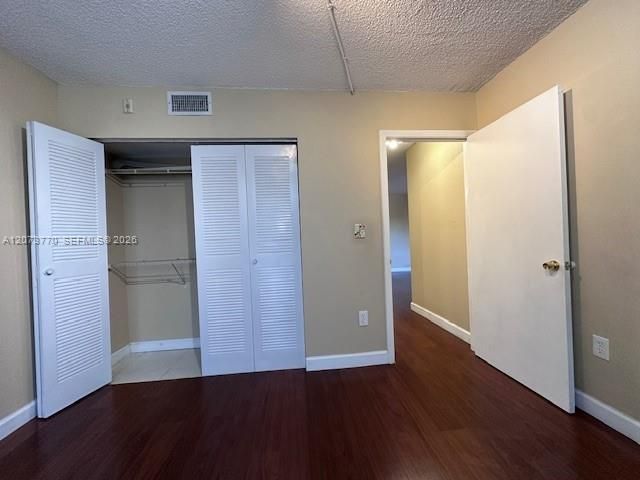 For Rent: $2,200 (2 beds, 2 baths, 910 Square Feet)