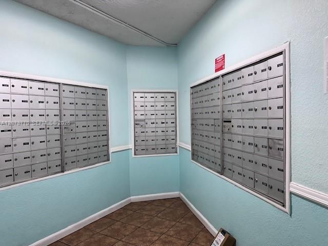 For Rent: $2,200 (2 beds, 2 baths, 910 Square Feet)