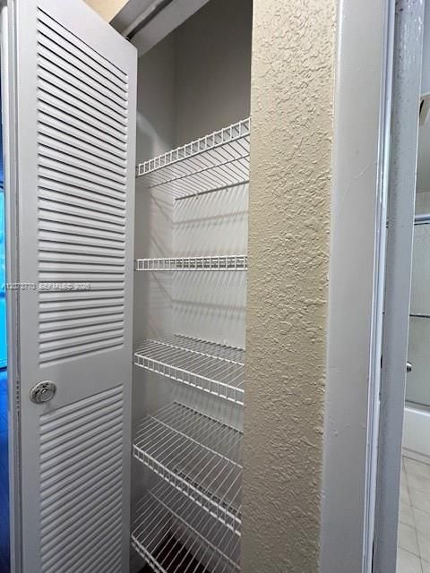 For Rent: $2,200 (2 beds, 2 baths, 910 Square Feet)