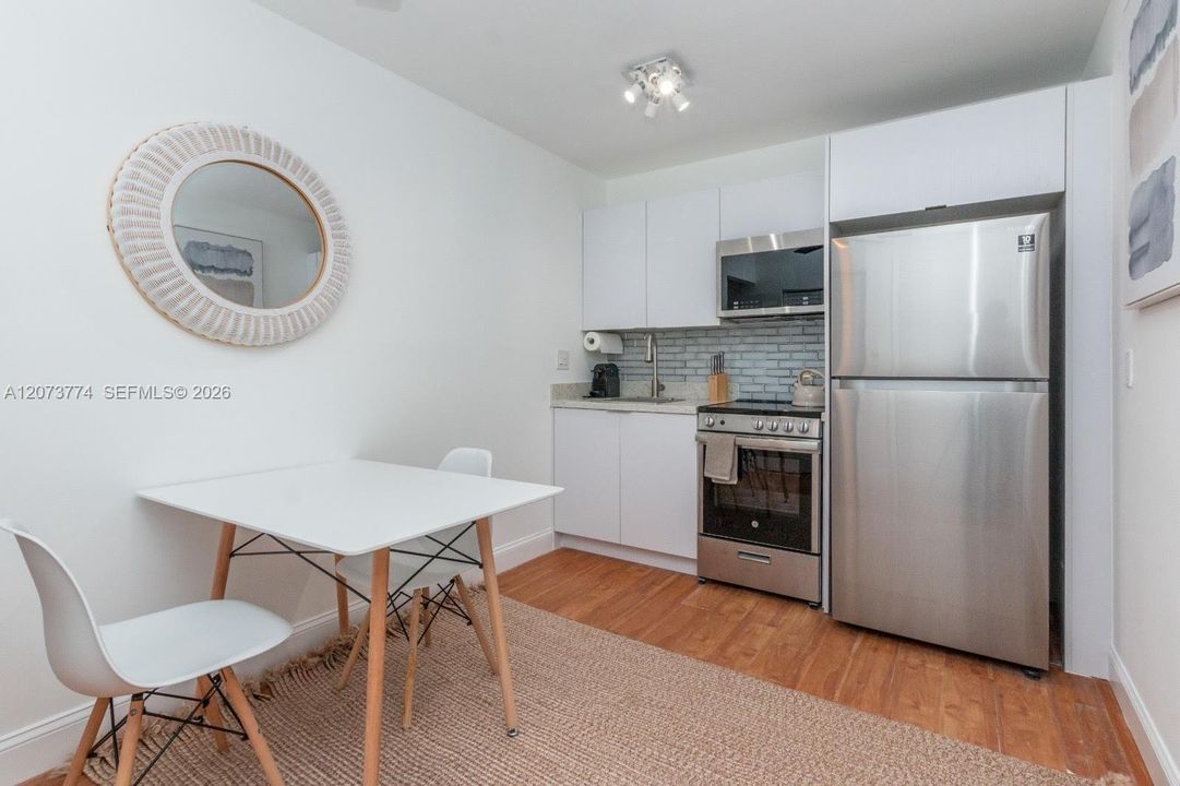 For Rent: $1,600 (0 beds, 1 baths, 5184 Square Feet)