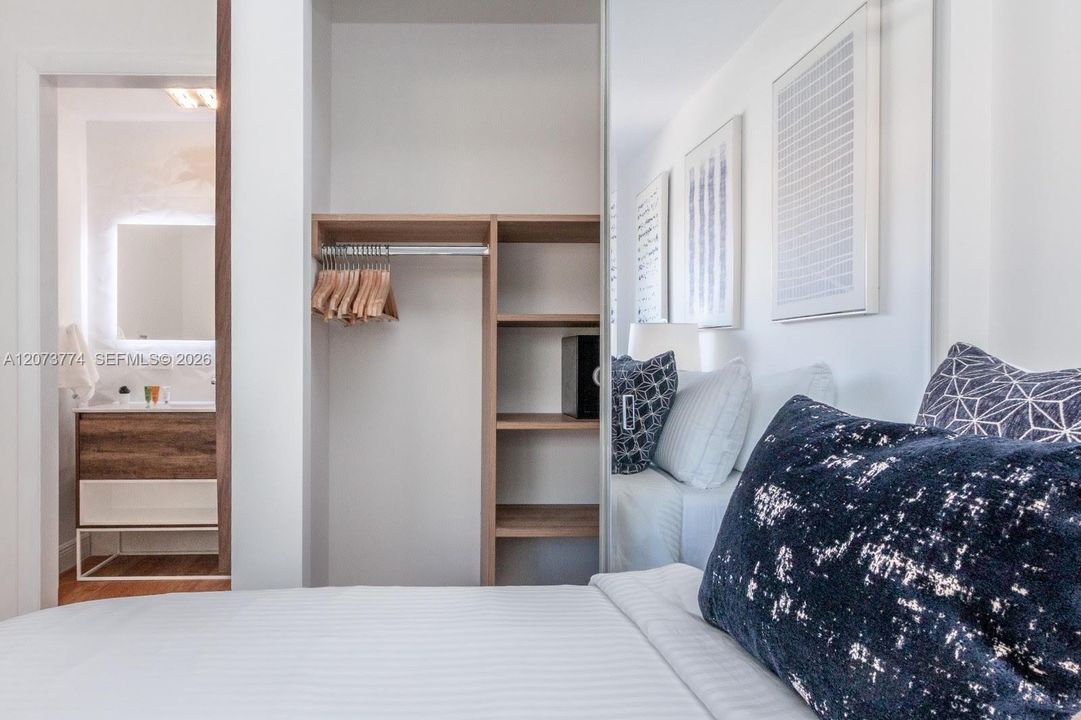 For Rent: $1,600 (0 beds, 1 baths, 5184 Square Feet)