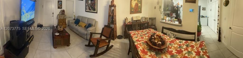For Rent: $2,200 (2 beds, 2 baths, 1208 Square Feet)