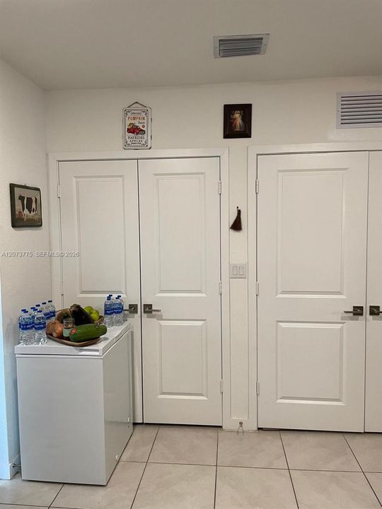 For Rent: $2,200 (2 beds, 2 baths, 1208 Square Feet)