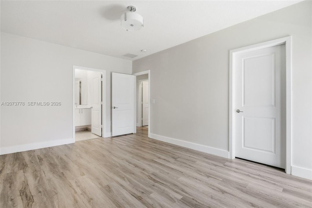 For Rent: $4,650 (3 beds, 2 baths, 1979 Square Feet)