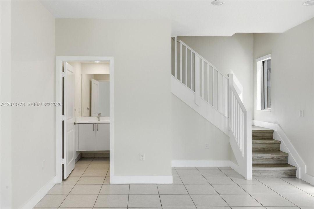 For Rent: $4,650 (3 beds, 2 baths, 1979 Square Feet)