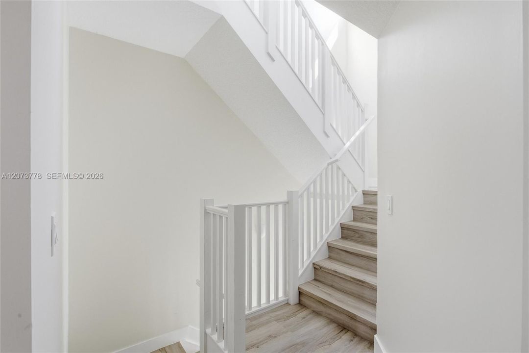 For Rent: $4,650 (3 beds, 2 baths, 1979 Square Feet)