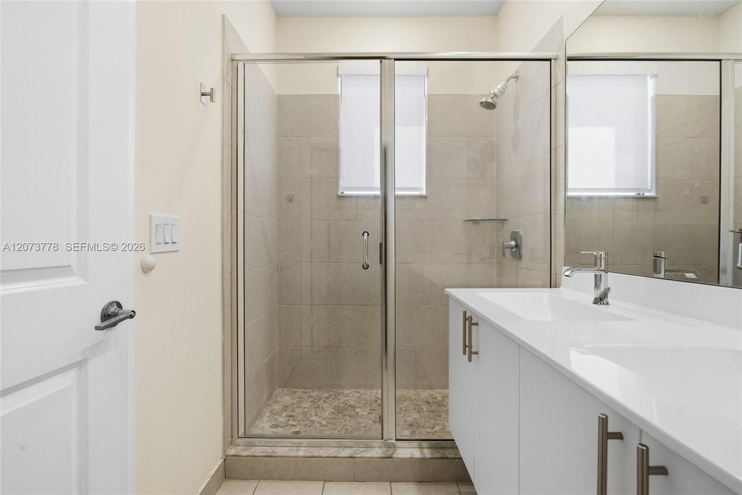 For Rent: $4,650 (3 beds, 2 baths, 1979 Square Feet)