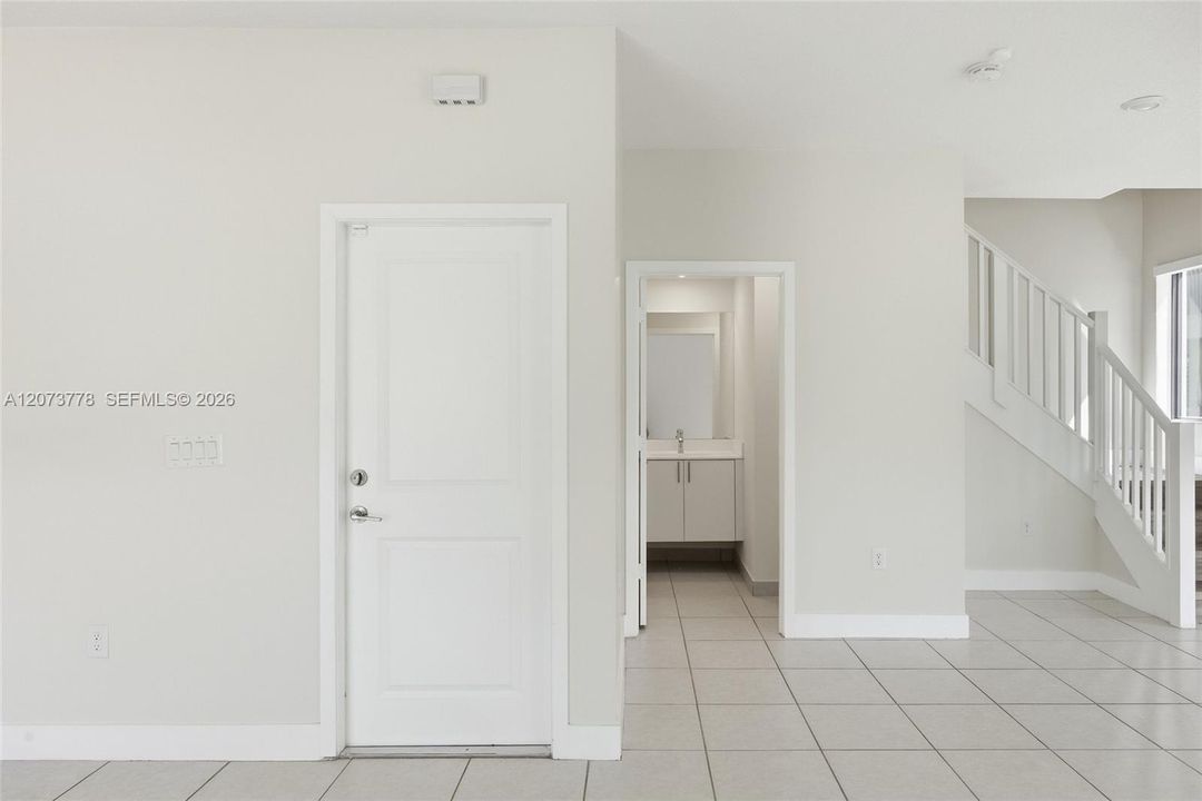 For Rent: $4,650 (3 beds, 2 baths, 1979 Square Feet)