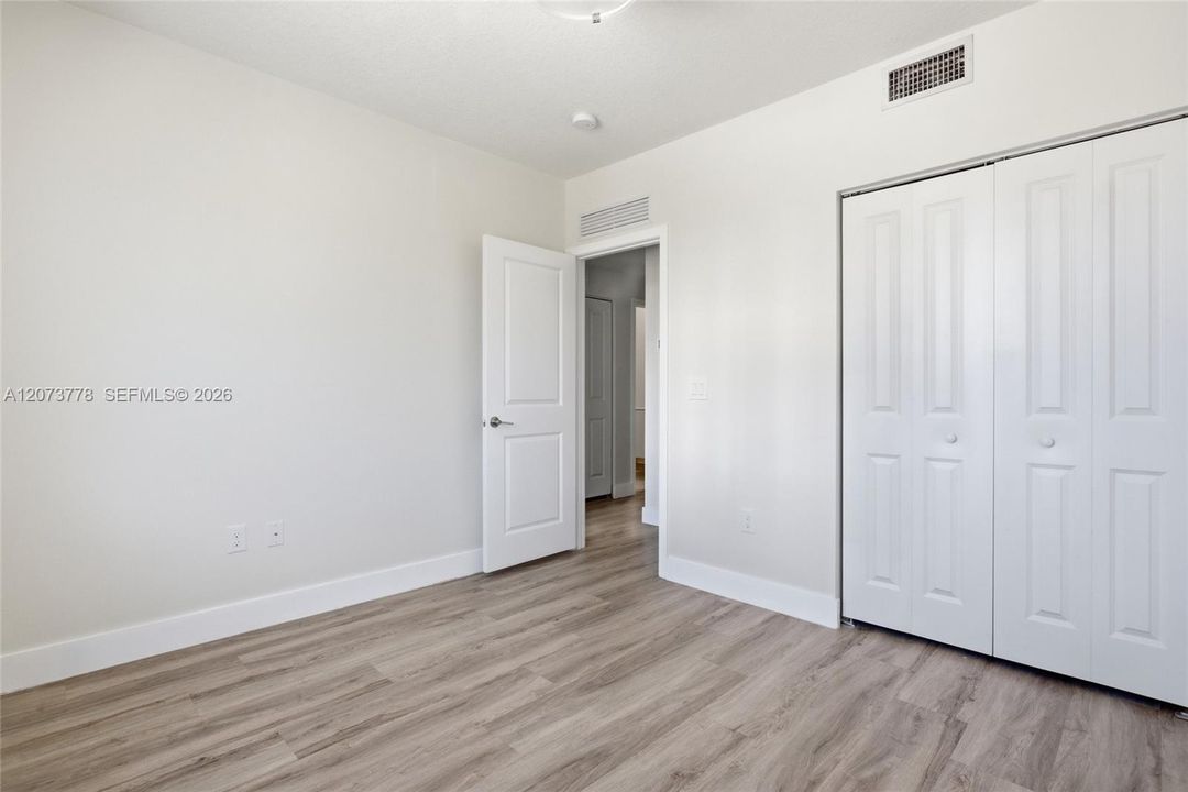 For Rent: $4,650 (3 beds, 2 baths, 1979 Square Feet)
