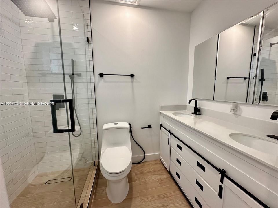 For Rent: $3,200 (3 beds, 2 baths, 1500 Square Feet)