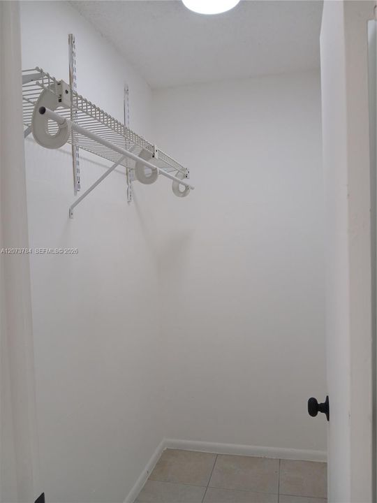 For Rent: $1,650 (1 beds, 1 baths, 575 Square Feet)