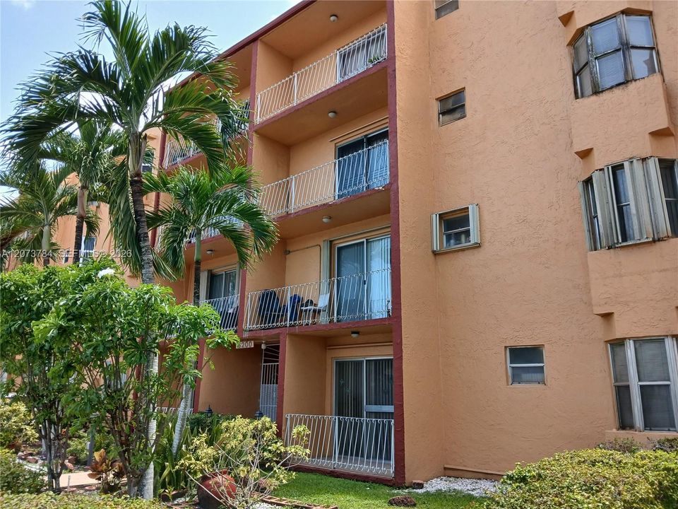 For Rent: $1,650 (1 beds, 1 baths, 575 Square Feet)