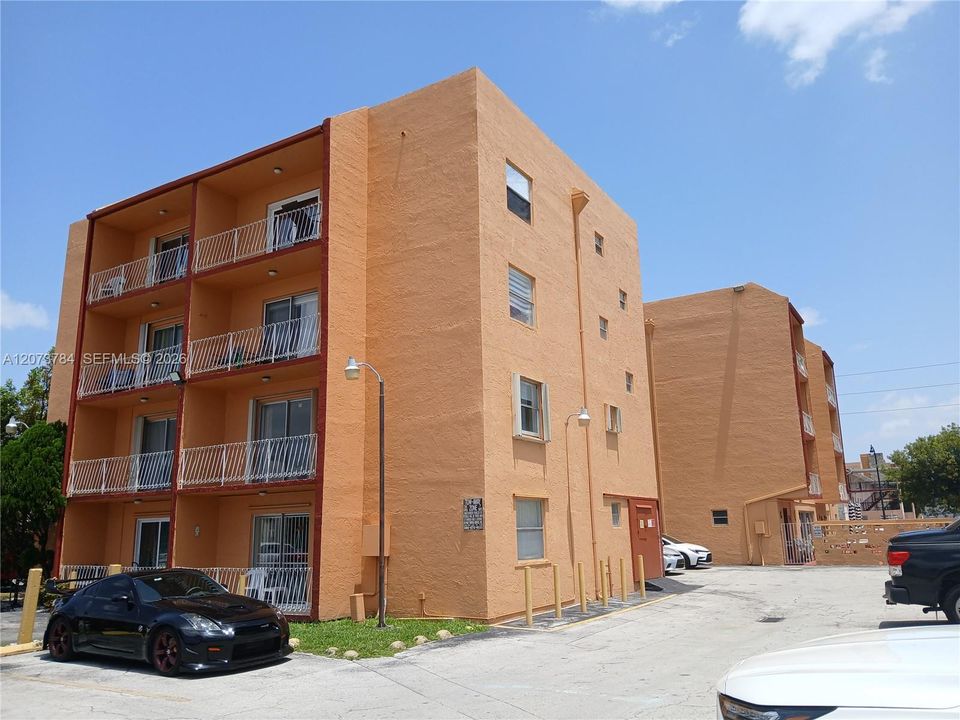 For Rent: $1,650 (1 beds, 1 baths, 575 Square Feet)