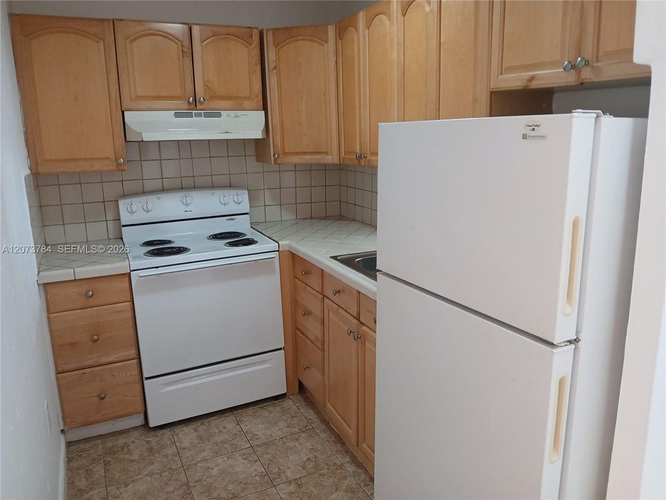 For Rent: $1,650 (1 beds, 1 baths, 575 Square Feet)