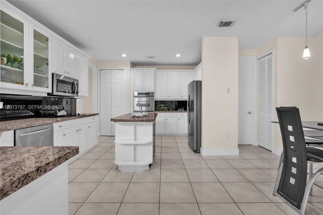 For Sale: $1,217,402 (5 beds, 3 baths, 3526 Square Feet)