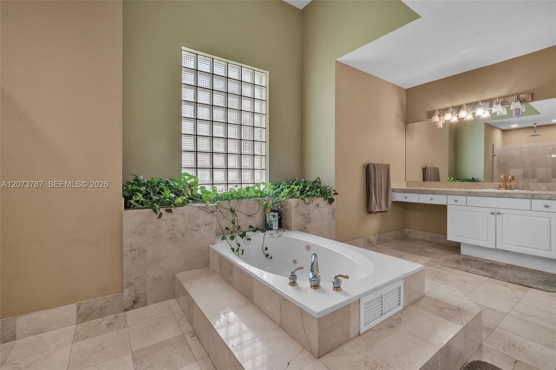 For Sale: $1,217,402 (5 beds, 3 baths, 3526 Square Feet)