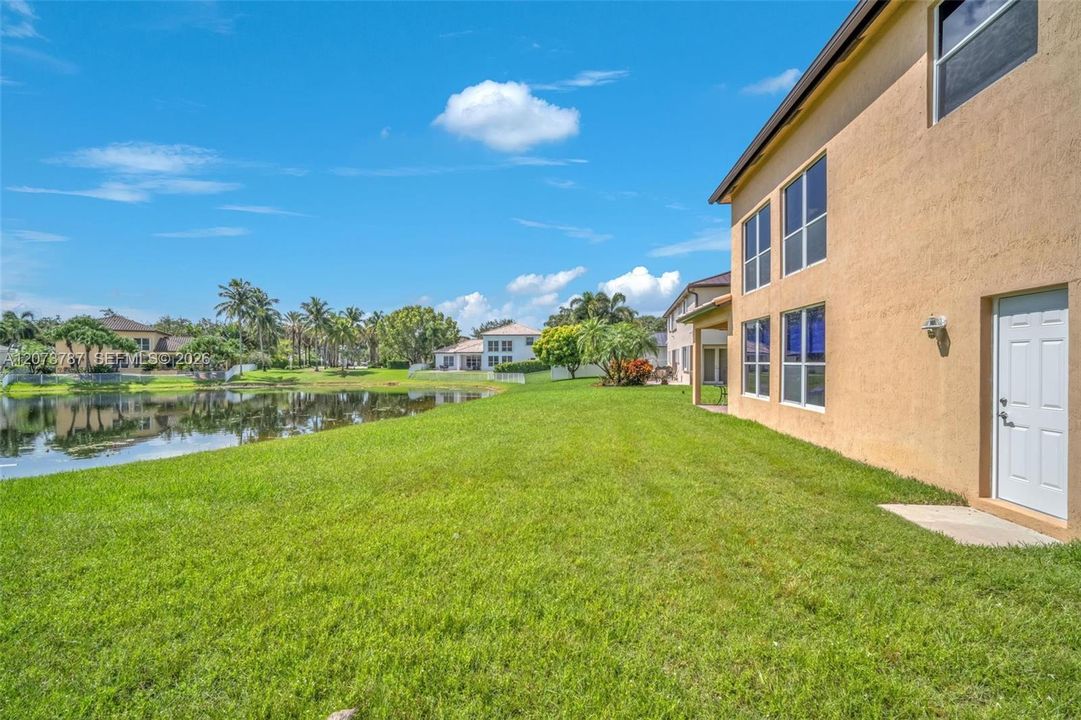 For Sale: $1,217,402 (5 beds, 3 baths, 3526 Square Feet)