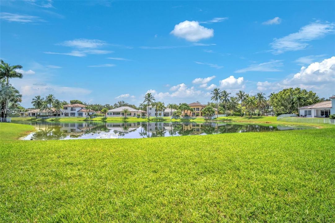 For Sale: $1,217,402 (5 beds, 3 baths, 3526 Square Feet)