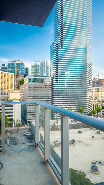 For Sale: $415,000 (2 beds, 2 baths, 791 Square Feet)