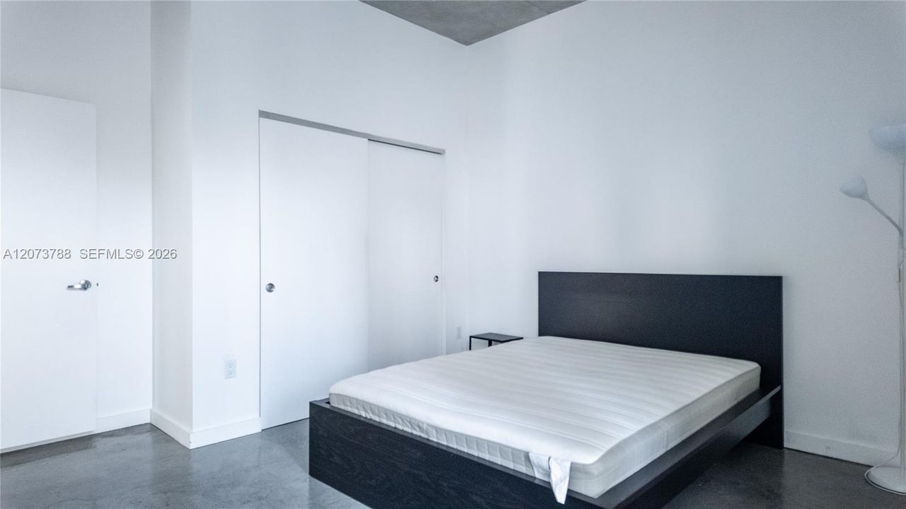 For Sale: $415,000 (2 beds, 2 baths, 791 Square Feet)