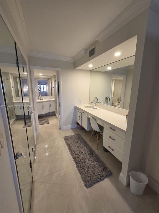 For Rent: $5,000 (2 beds, 2 baths, 1760 Square Feet)