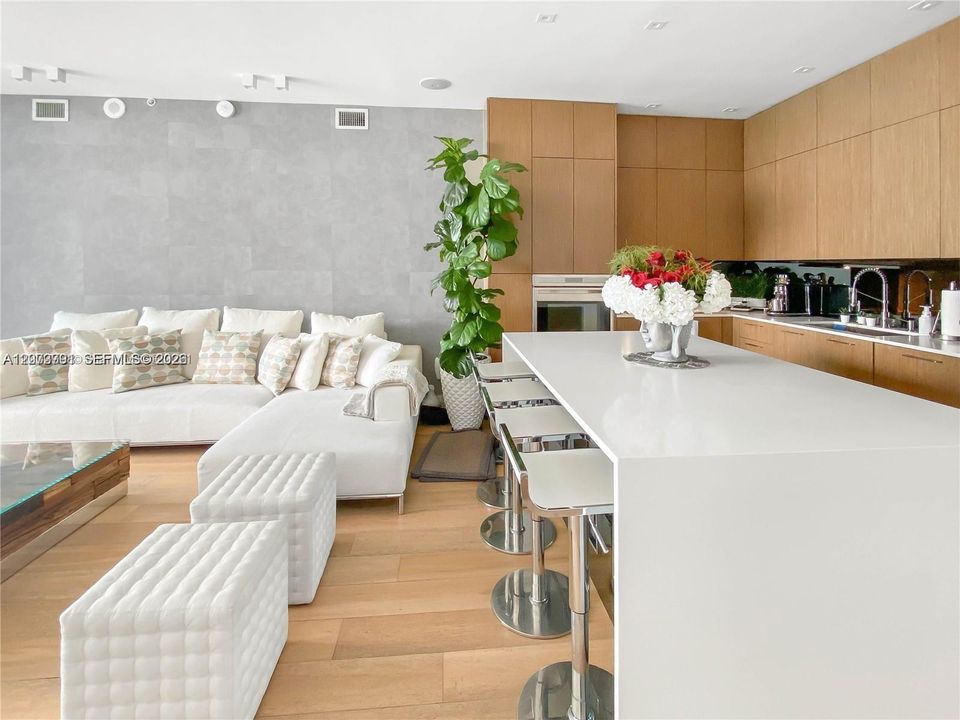 For Rent: $8,950 (2 beds, 2 baths, 1666 Square Feet)