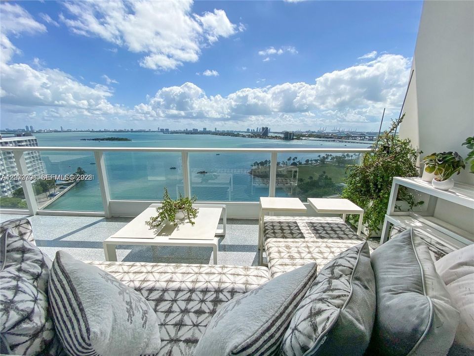 For Rent: $8,950 (2 beds, 2 baths, 1666 Square Feet)