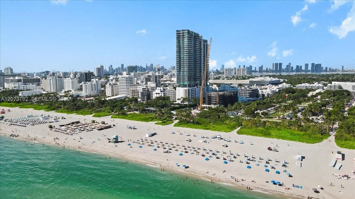For Rent: $3,000 (1 beds, 1 baths, 651 Square Feet)