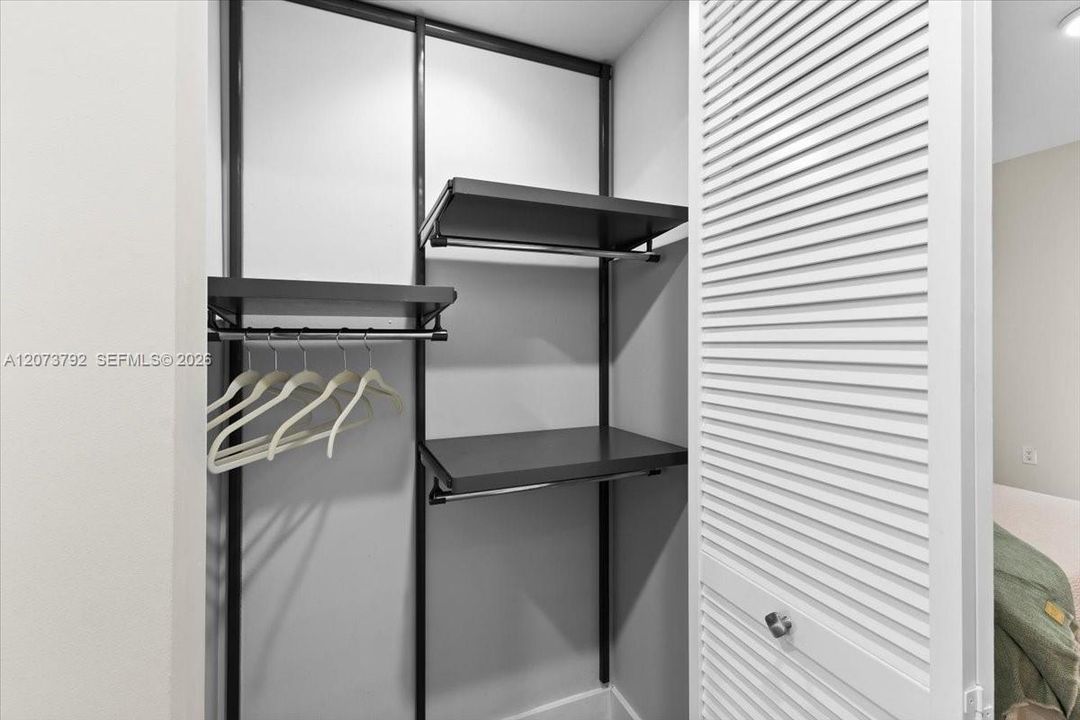 For Rent: $3,000 (1 beds, 1 baths, 651 Square Feet)