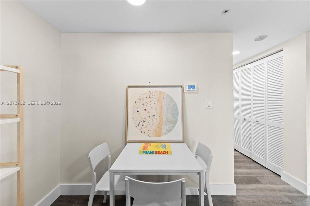 For Rent: $3,000 (1 beds, 1 baths, 651 Square Feet)
