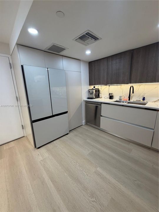 For Rent: $6,500 (3 beds, 2 baths, 1246 Square Feet)