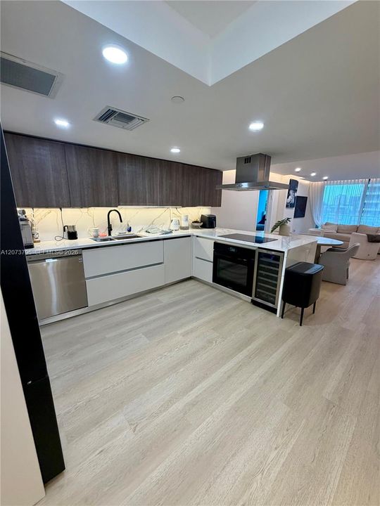 For Rent: $6,500 (3 beds, 2 baths, 1246 Square Feet)