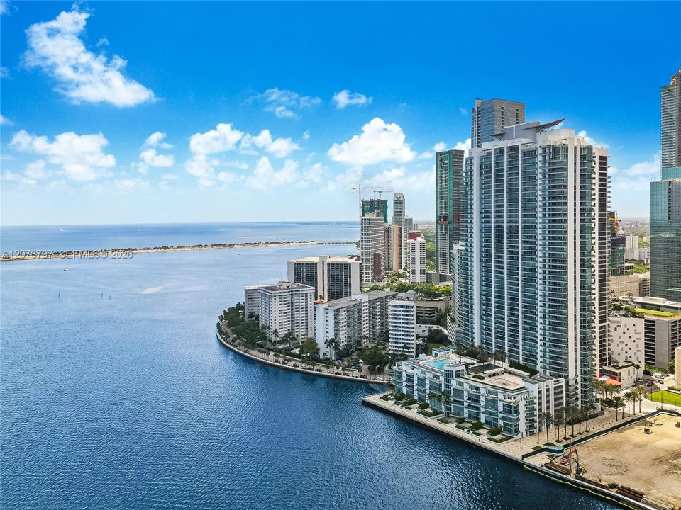 На продажу: $1,200,000 (1 спален, 2 ванн, 1293 Квадратных фут)