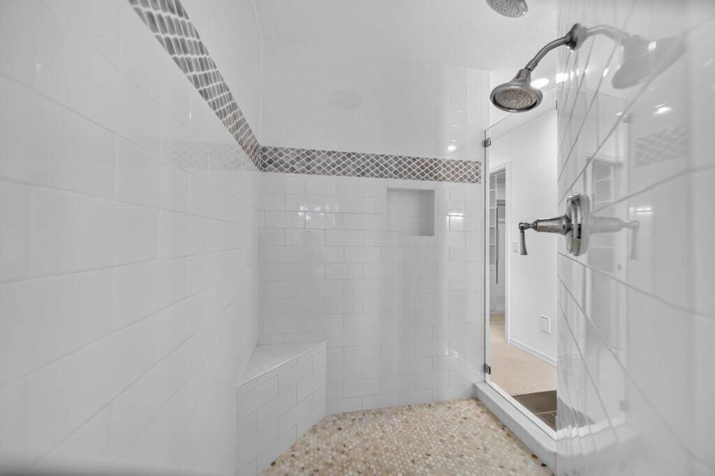 primaryshower1.jpg-SMALL