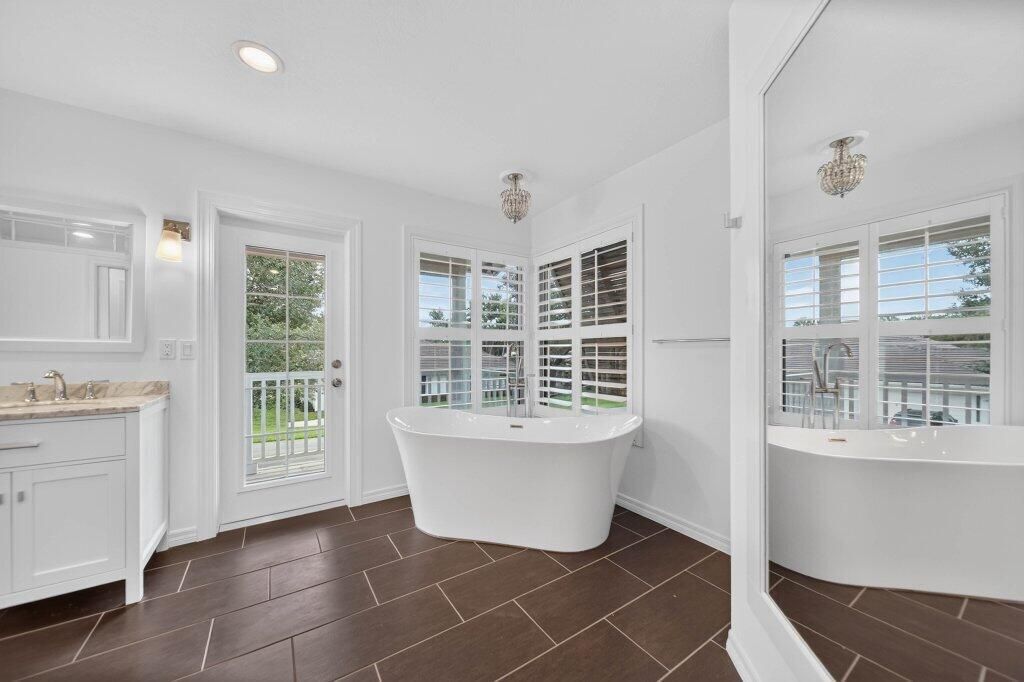 primarybath4.jpg-SMALL