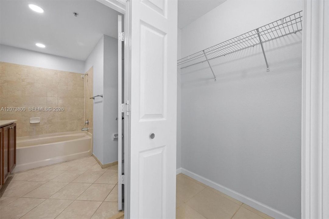En Venta: $399,900 (3 camas, 2 baños, 1207 Pies cuadrados)