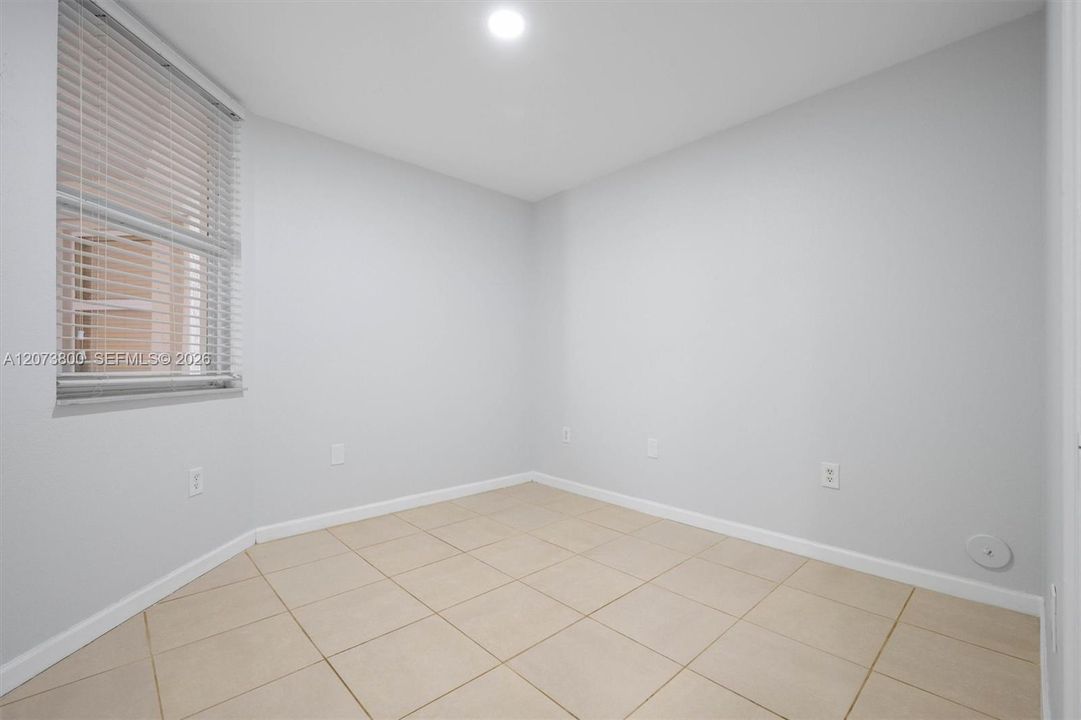 En Venta: $399,900 (3 camas, 2 baños, 1207 Pies cuadrados)