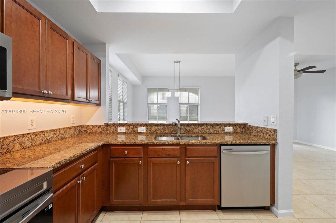 En Venta: $399,900 (3 camas, 2 baños, 1207 Pies cuadrados)