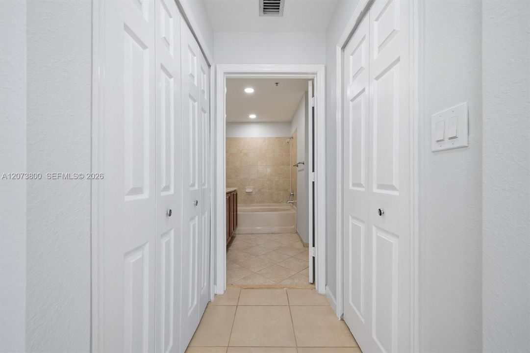 En Venta: $399,900 (3 camas, 2 baños, 1207 Pies cuadrados)
