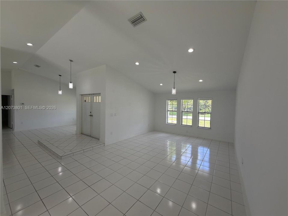 For Rent: $4,500 (4 beds, 2 baths, 2508 Square Feet)
