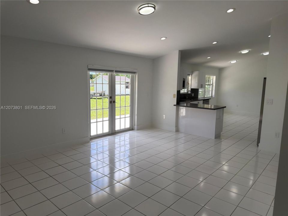For Rent: $4,500 (4 beds, 2 baths, 2508 Square Feet)